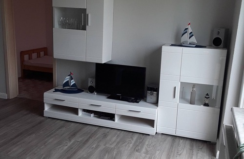 Gross Schwansee Apartment | Child-friendly apartment with terrace, 800m to the beach