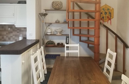 Els Poblets House | Child-friendly row corner house with private garden and community pool