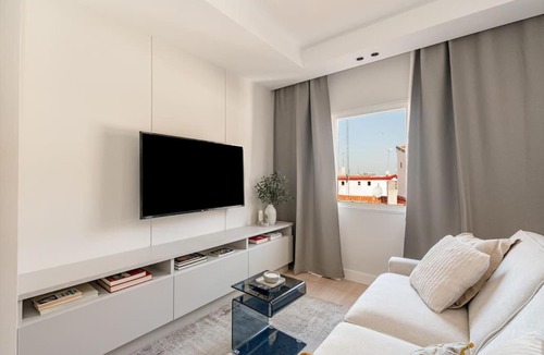 Malasana Apartment | Chueca IV calle Escorial 2BR 2BH