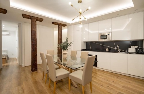 Justicia Apartment | Chueca VIII calle Hortaleza 3BR 3BH