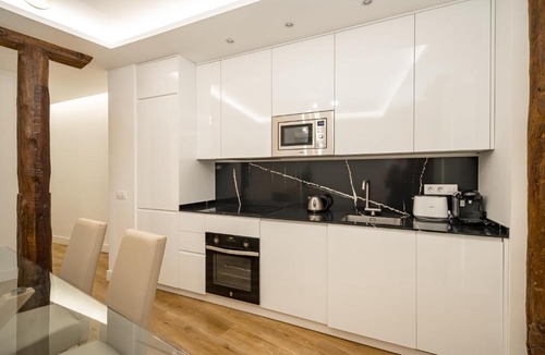 Justicia Apartment | Chueca VIII calle Hortaleza 3BR 3BH