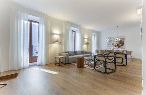 Cortes Apartment | Cibeles Luxe III apartment in Madrid