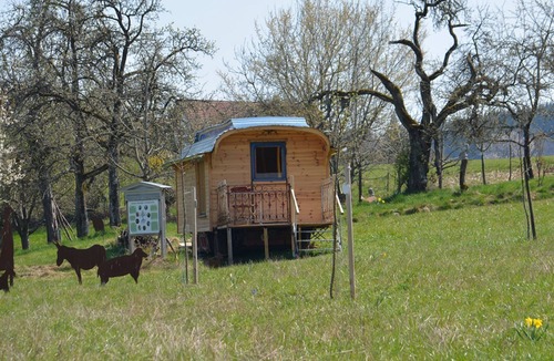 Burgweiler House | Circus wagon "Villa Abendrot", the other way to spend your vacation.