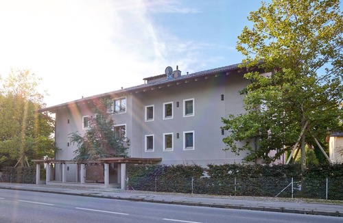 Murnau am Staffelsee Apartment | City suites murnau- Suite 8 to 5 pers., 2nd floor, large south-facing balcony, BBQ, WLAN, SAUNA HAUS