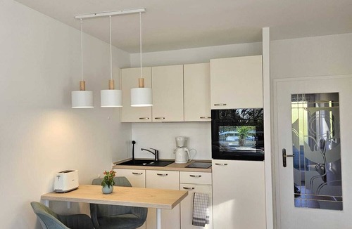 Schilksee Apartment | Close to the beach, quiet, sunset balcony and free parking with barrier.