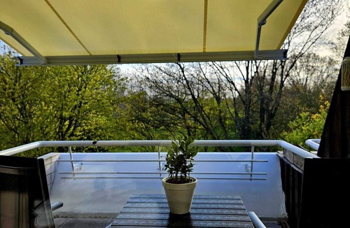 Schilksee Apartment | Close to the beach, quiet, sunset balcony and free parking with barrier.