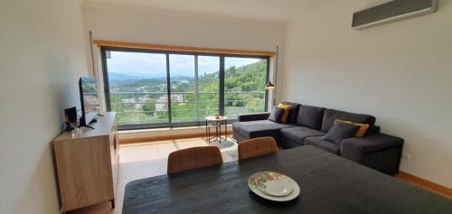 Coimbra Apartment | Coimbra's Black & Gold