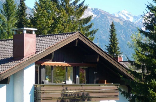 Oberstdorf Apartment | Comfort apartment Allgäublick* - top location in the southern spa district! (mountain railways included)