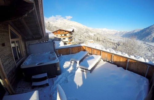 Emberg Ski Chalet | Comfort Chalet Mühle - SKI in/SKI out, Sauna-Jacuzzi - by "wachterhof"