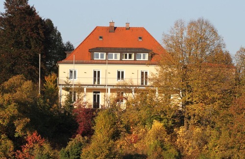 Waischenfeld House | Comfort double room with balcony and sofa bed - GER House