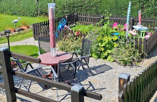 Krumhermsdorf Apartment | Comfortable vacation apartment in Saxon Switzerland - with terrace and garden