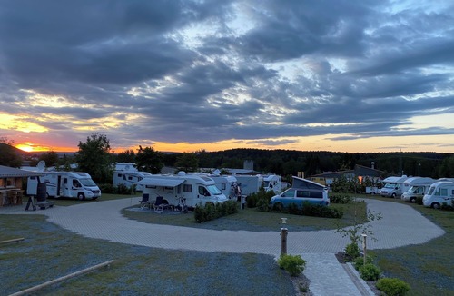 Mitwitz House | Comfortable mobile home with large terrace and private parking space.