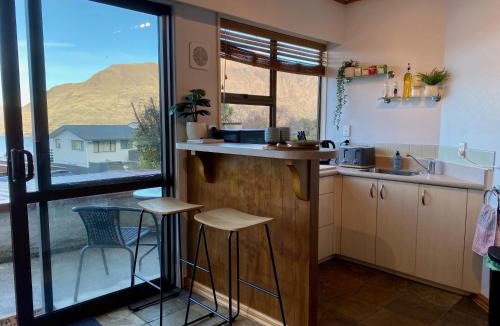 Fernhill Apartment | Comfortable Mountain View Studio
