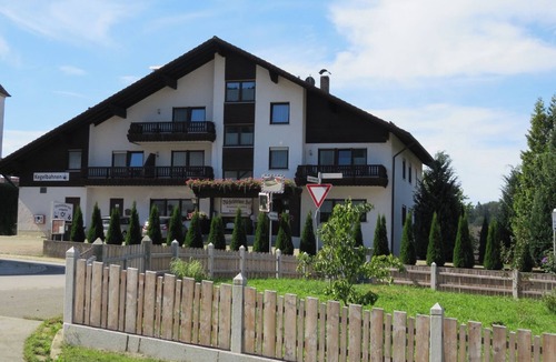 Grattersdorf Apartment | Comfortable twin room (24m2) with balcony