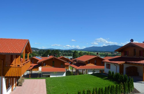 Lechbruck House | Comfortable vacation home with fireplace, balcony and garden near Lechbruck am See