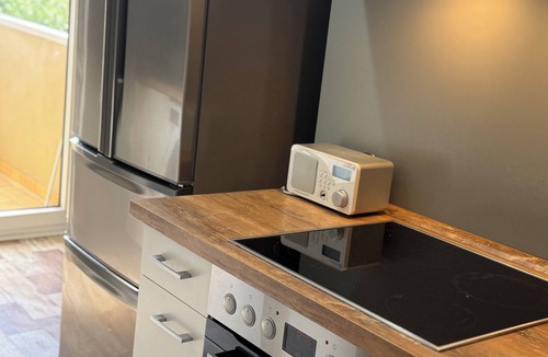 Gaarden-Sud - Kronsburg Apartment | Complete: 2-room apartment centrally located in an old building