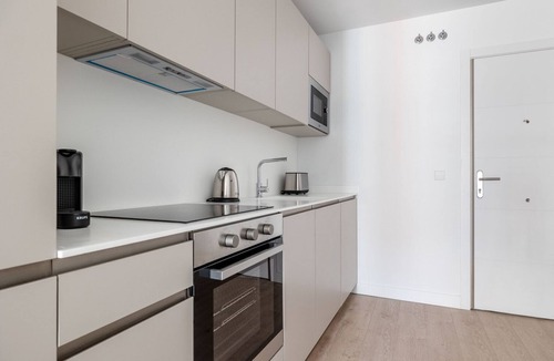 Malasana Apartment | Cool Malasaña 1BR w/Elevator, close to Dining, by Blueground