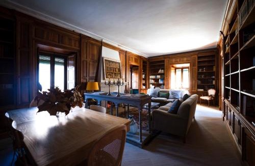 Herrera de Alcantara House | Cortijo Negretti