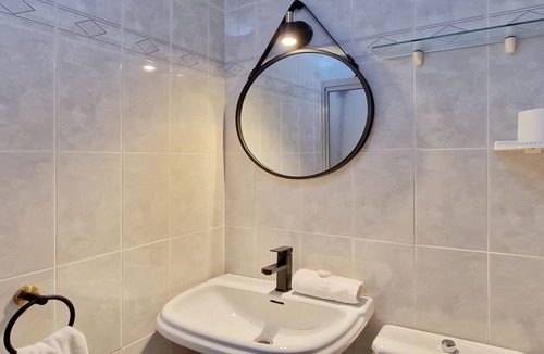Suances Bed & Breakfast | Cosma House Bed and Breakfast Room 4
