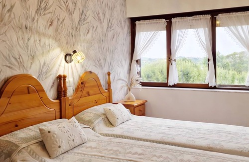 Hinojedo Bed & Breakfast | Cosma House Bed and Breakfast Room 5