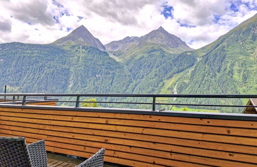 Runhof Apartment | Cosy apartment for 5 guests with WIFI, TV and balcony