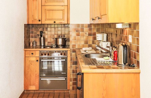 Noveli Apartment | Cosy apartment for 4 guests with WIFI, TV, balcony and pets allowed