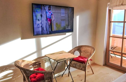 Distelberg Apartment | Cosy apartment for 2 people with WIFI, TV, balcony and pets allowed