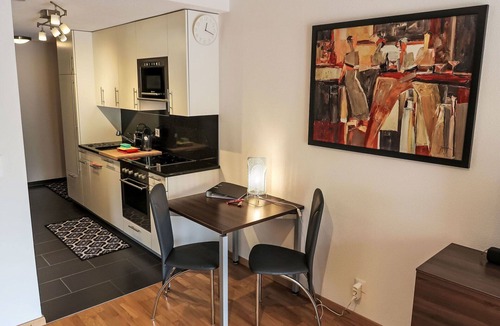 Leukerbad Apartment | Cosy apartment for 2 guests with WIFI, hot tub, TV and terrace