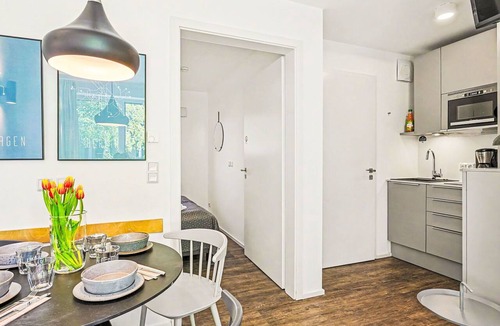 Lembruch Apartment | Cosy apartment for 4 guests with hot tub, pool, WIFI, TV, terrace and pets allowed