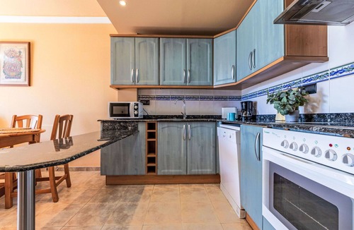 Alcanar Apartment | Cosy apartment for 4 people with WIFI, A/C, pool, TV and balcony
