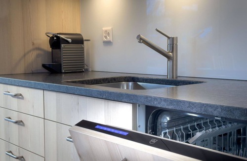 Adelboden Apartment | Cosy apartment for 6 people with WIFI, TV and balcony