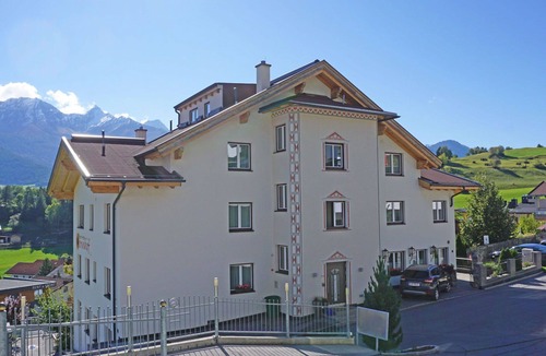 Ladis Apartment | Cosy apartment for 6 guests with WIFI, TV and terrace