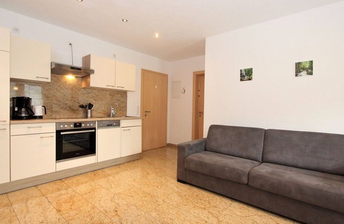 Emberg Apartment | Cosy apartment for 6 guests with WIFI, TV, terrace, pets allowed and panoramic view