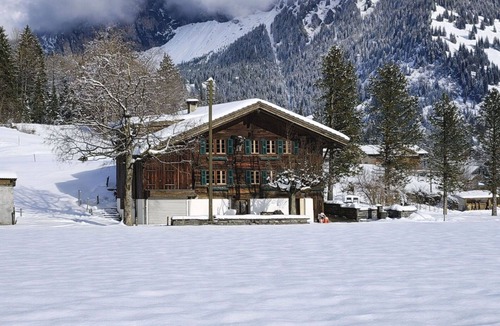 Kandersteg Apartment | Cosy apartment for 7 guests with WIFI and balcony