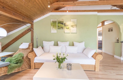 Erling Apartment | Cosy Apartment Gabi in Andechs with Wi-Fi; Parking Available, Pets Allowed