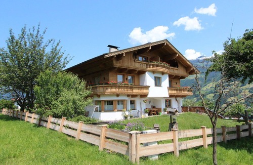 Kapfing Villa | Cosy apartment in villa for 6 people with WIFI, TV, terrace, pets allowed and panoramic view