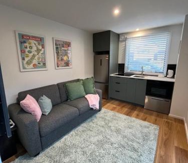 Kawarau Falls House | Cosy Hanleys Farm Retreat - 2 Bed