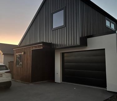 Kawarau Falls House | Cosy Hanleys Farm Retreat - 2 Bed