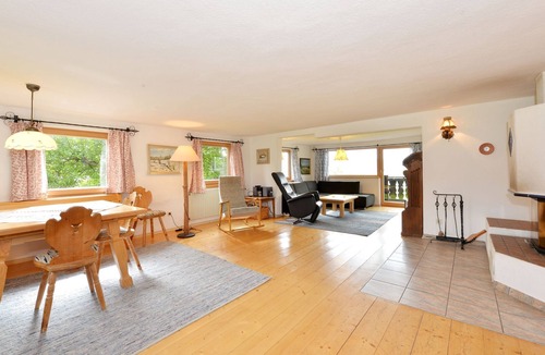 Viechtach House | Cosy Holiday Home in Viechtach Wiesing with Terrace