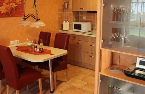 Redewisch Apartment | Cosy holiday flat in Redewisch with garden