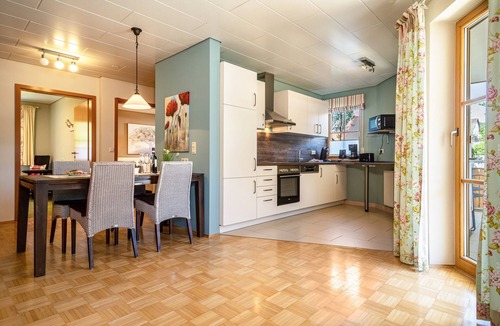 Salem Apartment | Cosy Vacation Apartment 2 on "Trostelhof" with Balcony