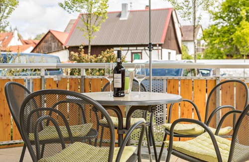 Salem Apartment | Cosy Vacation Apartment 2 on "Trostelhof" with Balcony