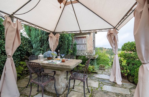 Fornelos de Montes House | Country House 'Casa Rural Magina' with Mountain View, Private Terrace and Wi-Fi