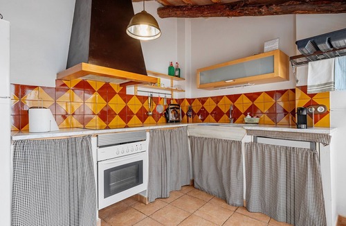 Pauls House | Country House 'Antic Forn De Paüls' with Mountain View, Wi-Fi and Air Conditioning