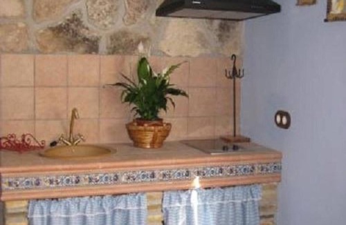 Polenino House | Country House 'Casa Las Almenadas' with Private Pool, Wi-Fi and Air Conditioning
