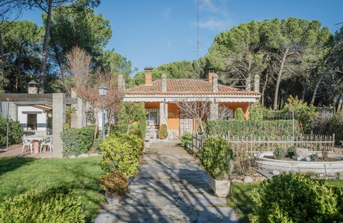 Traspinedo House | Country House 'Ribera Del Duero' with Mountain View, Private Pool and Private Garden