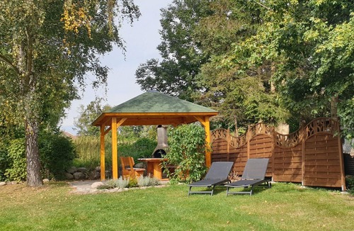 Middelhagen Apartment | Country house "To Hus" - Apartment Störtebeker with fireplace