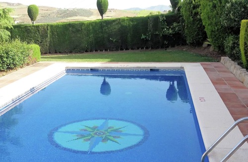 Antequera Villa | Cozy Villa in Villanueva de la Concepción with Swimming Pool