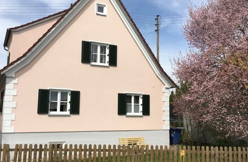 Donauwoerth Apartment | Cozy 1-room apartment for one person - WLAN incl.