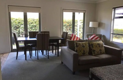 Cardrona Cottage | Cozy 3 Bedroom Cottage with Pool
